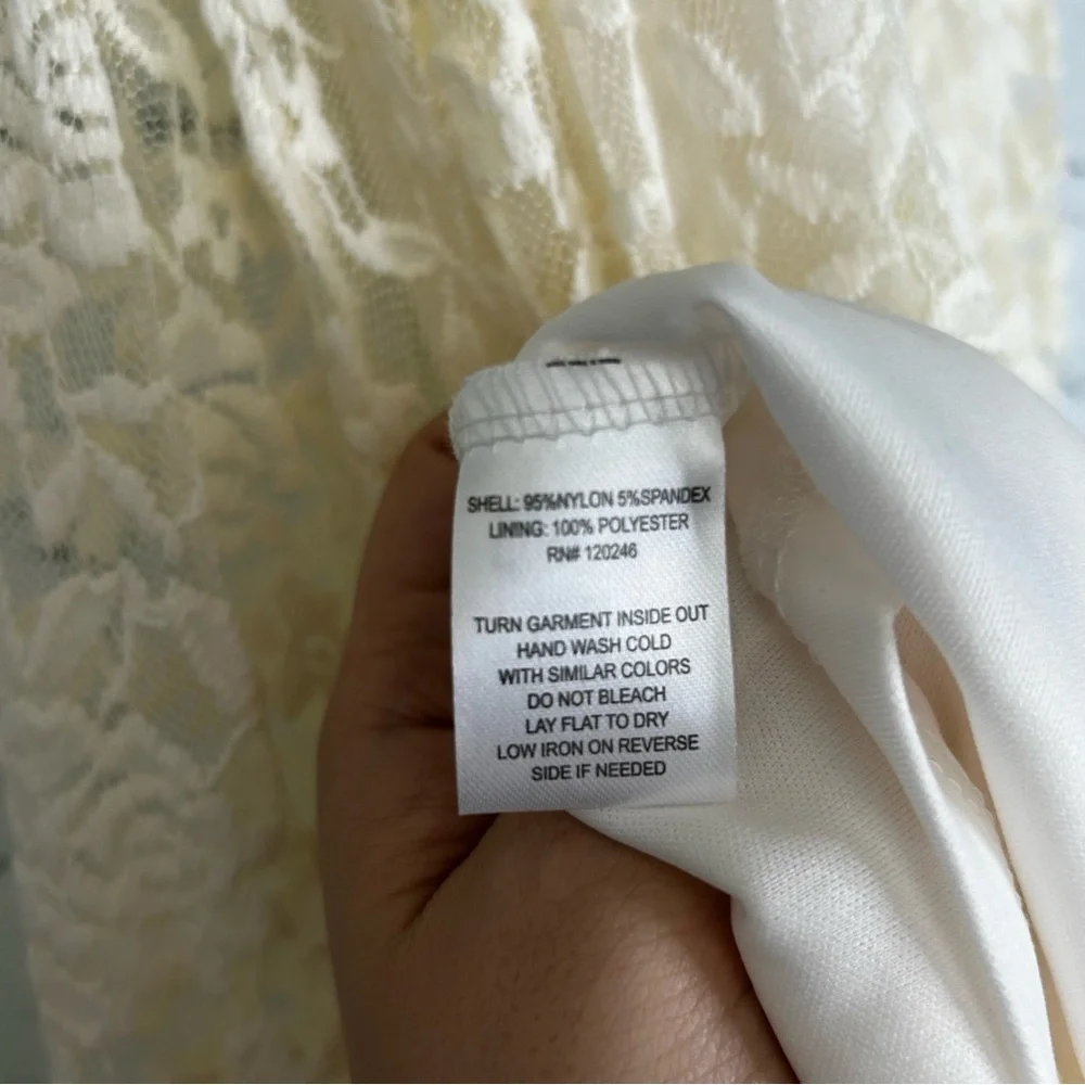 Wallflower Lace Dress - Picture 8 of 10